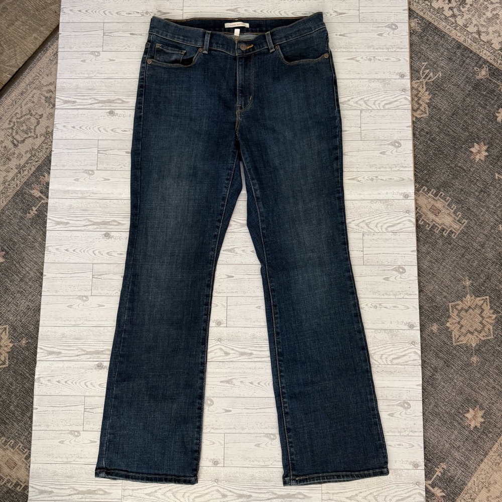 Levi's Women's Medium Wash Bootcut Jeans - Picture 3 of 12